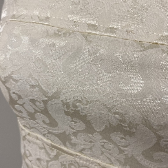 Couture strapless empire waist A-line floral embossed pattern on organic cotton - Picture 10 of 11